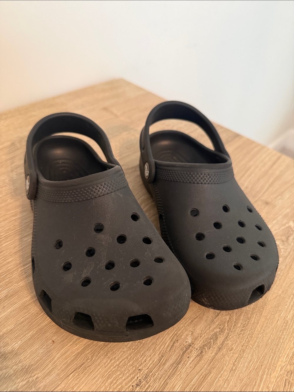 CROCS Kids Play Classic Clog - Black, Size Junior 1